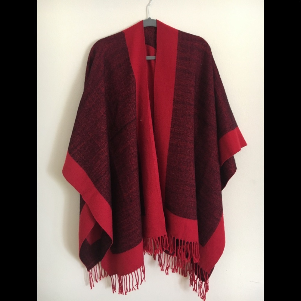 Red woolen shawl for women